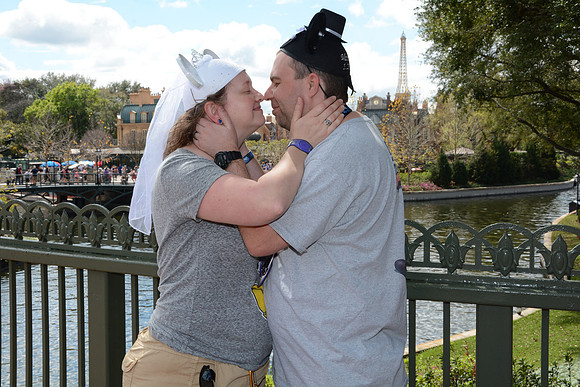 EPCOT_IGFRLOWBRIDGEICON_20170223_7956724009