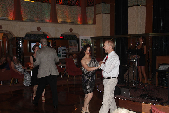 2014-09-14_201753_Carnival_Liberty_MW